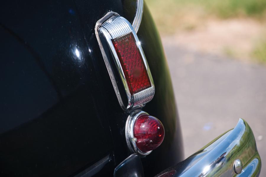  Ford Super DeLuxe Business Coupe 1941 года  (фото 8 из 37)